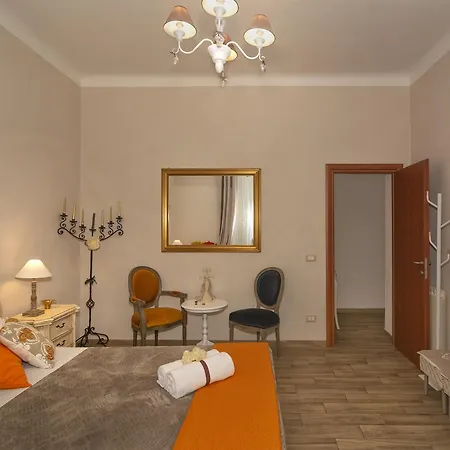 بيت ضيافة A Due Passi Dalla Torre *