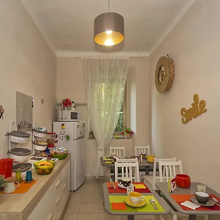 بيت ضيافة A Due Passi Dalla Torre