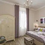 A Due Passi Dalla Torre ホテル