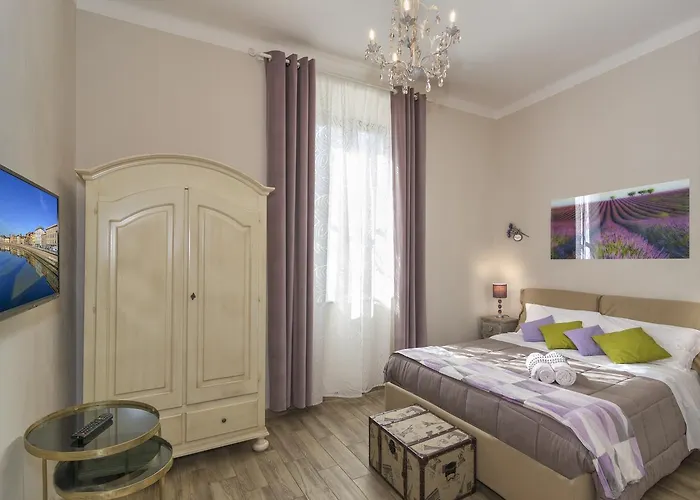 A Due Passi Dalla Torre Hotel